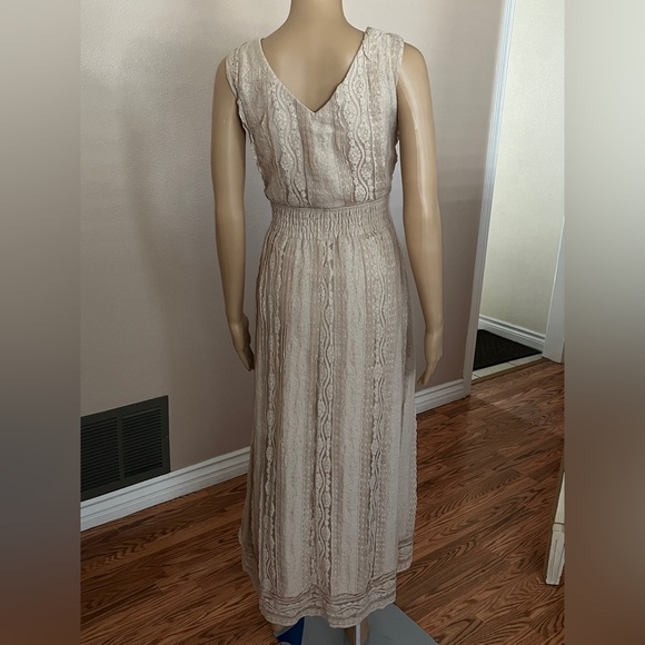 Dress Barn Beige Lace High-Low Dress Size – 14 - Picture 2 of 7